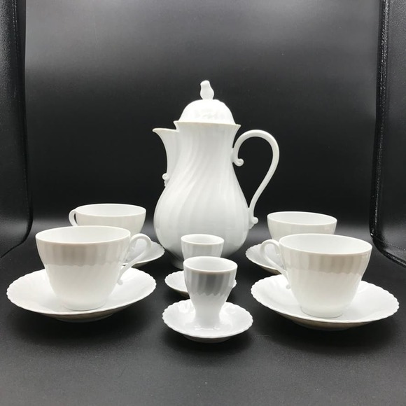 Vintage AK Kaiser Scalloped Teapot Set Egg Cups White Porcelain W Germany - Picture 1 of 16